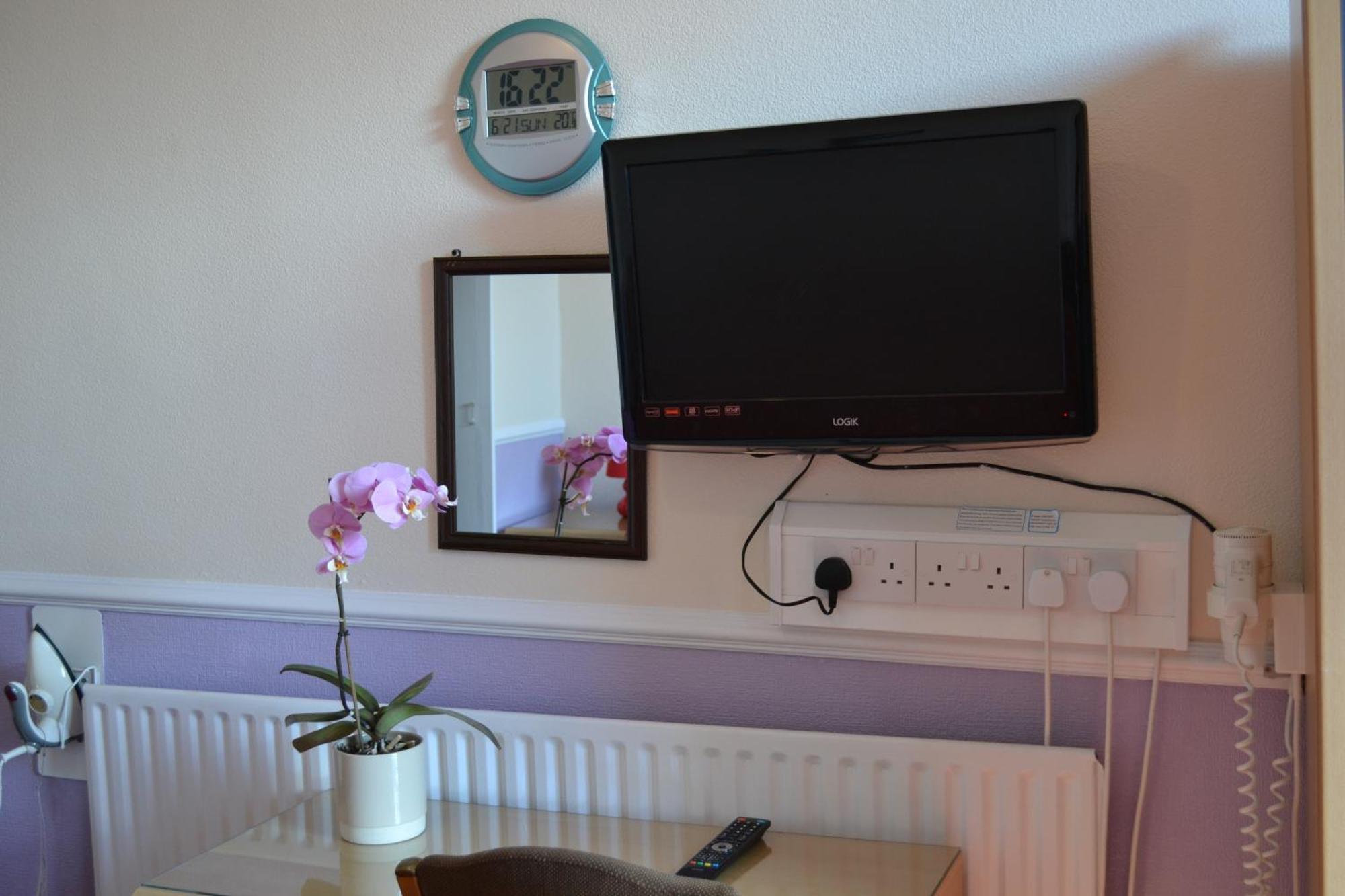 Adelphi Guest House Douglas Bagian luar foto