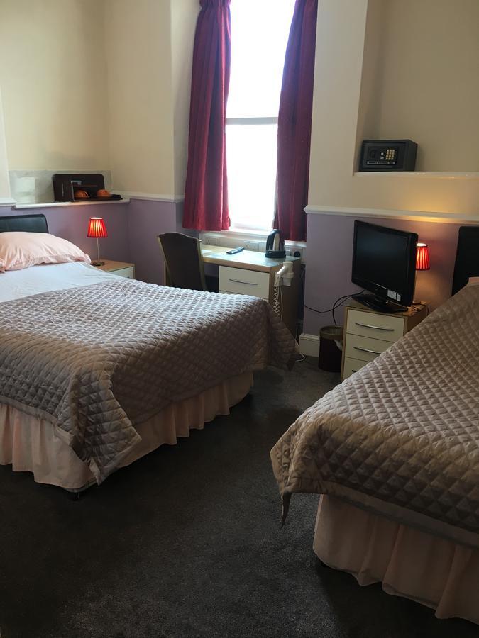 Adelphi Guest House Douglas Bagian luar foto