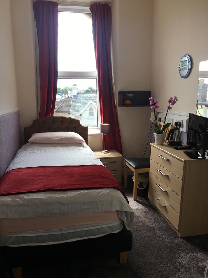Adelphi Guest House Douglas Bagian luar foto